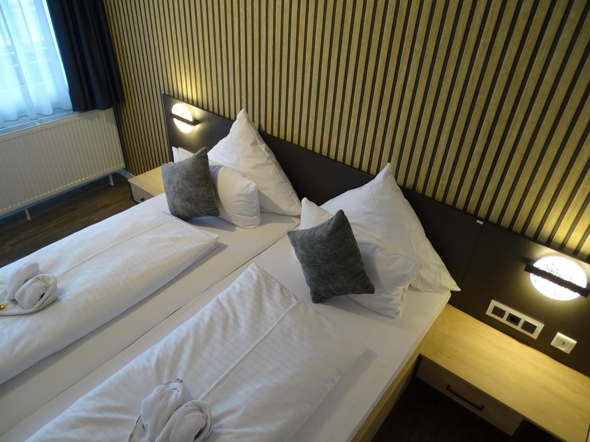 Hotel Zur Therme Erwitte Exterior photo